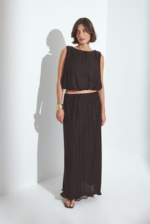 Image 2 of 9