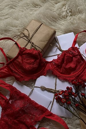 Red Klassieke string met halfhoge taille en kant
