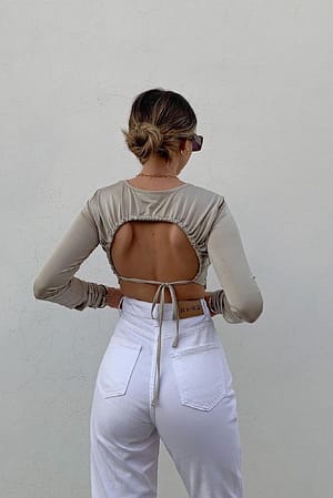 Beige Glänzendes Top mit offener Schnürung hinten