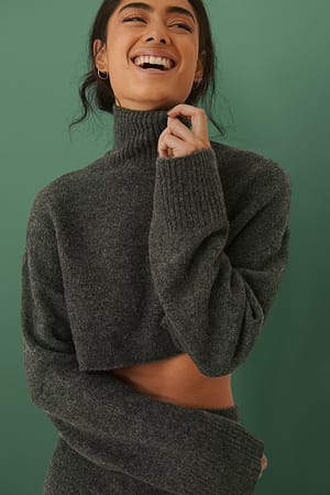 Kurzer Strickpullover