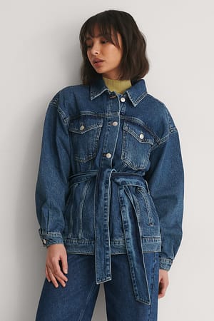 Mid Blue Organische denim jack met riem