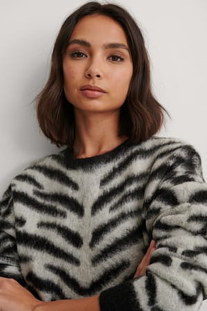 Gebreide geborstelde trui met zebraprint