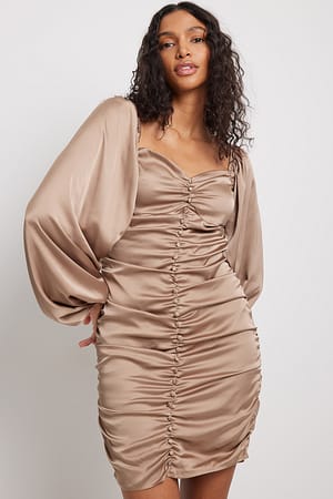 Taupe Robe courte boutonnée à fronces
