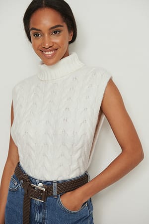 Offwhite Cableknit Bib