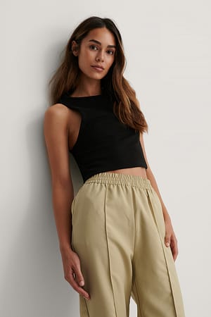 Black Cropped Wide Singlet