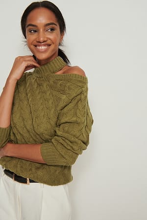 Khaki Kabelstickad tröja med utskurna partier