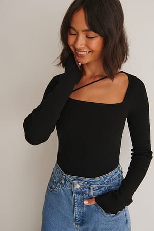 Black Deep Neck Long Sleeve Top