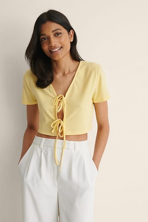 Light Yellow Top met korte mouwen en dubbele strik