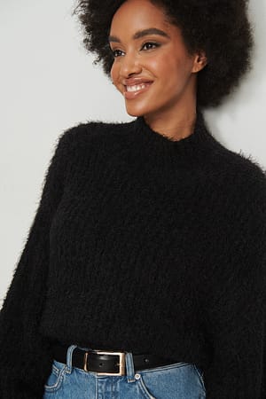 Black Fluffig stickad tröja med halvpolo