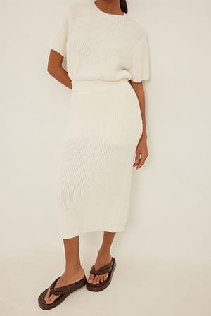 Offwhite Fuzzy strikket midiskjørt