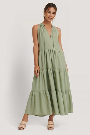 Dusty Green Midi-Jurk Met Hoge Halslijn Met Ruches