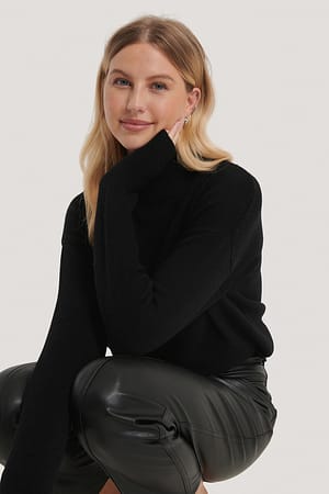 Stickad Tröja Med Hög Hals