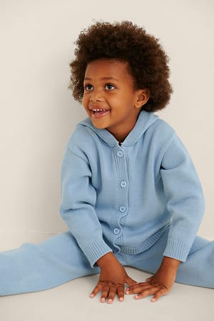 Light Blue Stickad ekologisk kofta med huva