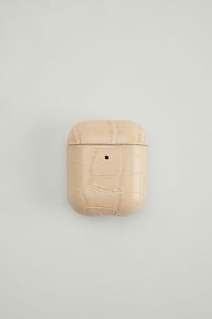 Image 2 of 6