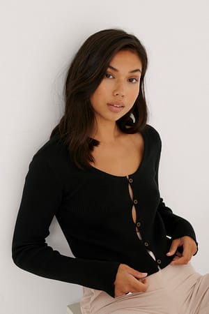 Light Knit Buttoned Cardigan