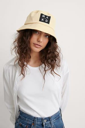 Beige Bøttehatt Med Logo