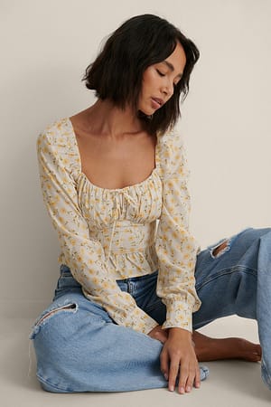 Yellow Flower Blouse Met Lange Mouwen En Ruches