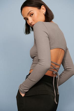 Dark Taupe Top mit offenem Rücken