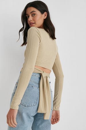 Beige Top Mit Offenem Rücken