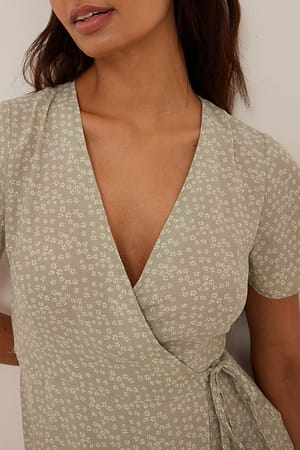 Image 3 of 4