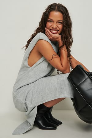 Grey Melange Gepolstertes Midikleid mit hohem Ausschnitt