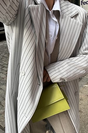 Image 2 of 6