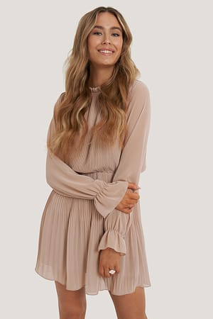 Dusty Pink Plissert Kjole Med Elastisk Midje