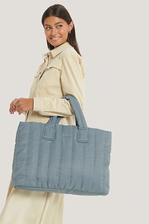 Stone Blue Quiltad Puffertoteväska I Nylon