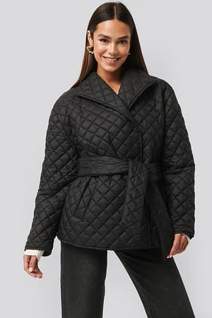 Black Quiltad kort PU-jacka