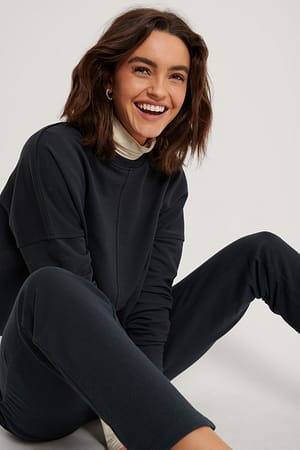 Dark Navy Organische cropped trui met ruwe rand