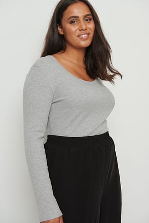 Light Grey Melange Ripp-Oberteil mit rundem Kragen