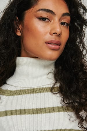 White/green Ribbed High Neck Knitted Sweater