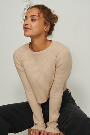 Beige Organische geribde oversized cropped top met lange mouwen