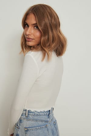 Image 2 of 4