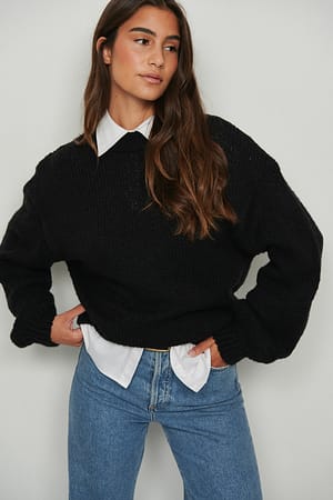 Black Round Neck Knitted Sweater