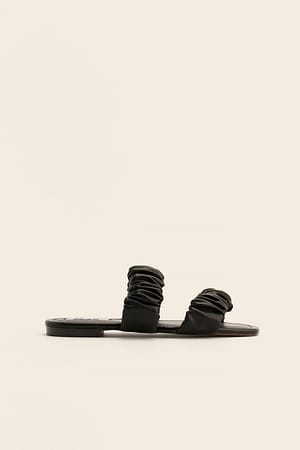 Black Gerafelde Platte Schoenen Met Dubbele Bandjes