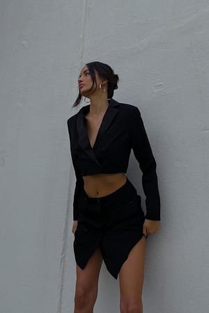 Black Blazer Mit Satindetail