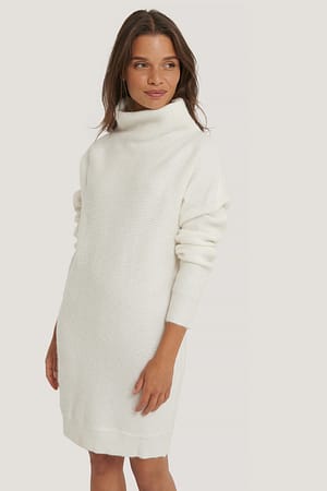 Off White Geripptes Strickkleid