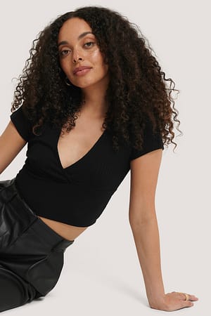 Black Short Sleeve V-Neck Top
