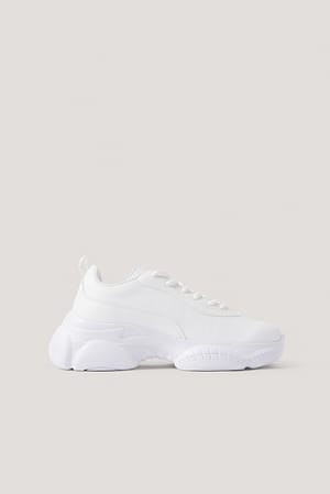 White Slim Sneakers Met Grafische Zool