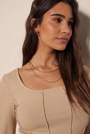 Beige Top mit Nahtdetail