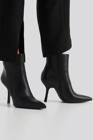 Black Structured Pointy Boots
