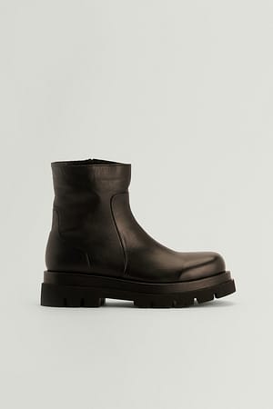 Black Teddy Lined Leather Boots