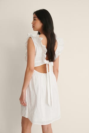 White Broderie Anglaise Robe Mini Nouée Dans Le Dos