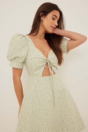 Green Flower Print Robe nouée devant biologiqueRobe nouée devant faite en coton