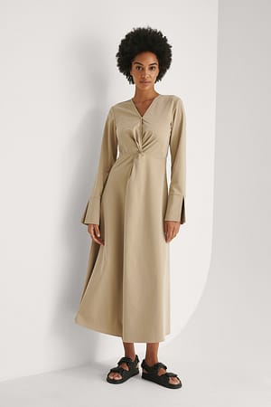 Beige Gedrehtes Kleid mit Detail