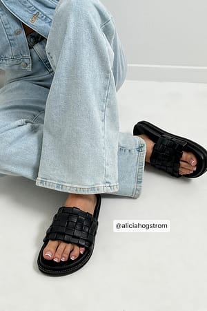Black Woven Upper Leather Slippers