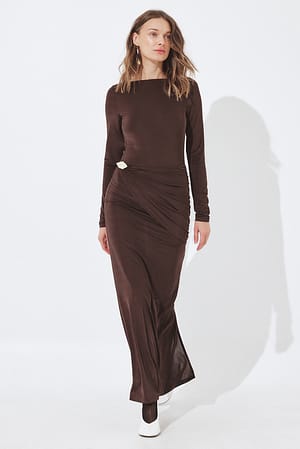 Dark Brown Vestido maxi con hebilla y espalda abierta