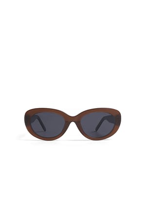 Dark Brown Solglasögon i acetat med oval båge