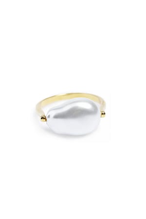 Gold Ring med perledetalje